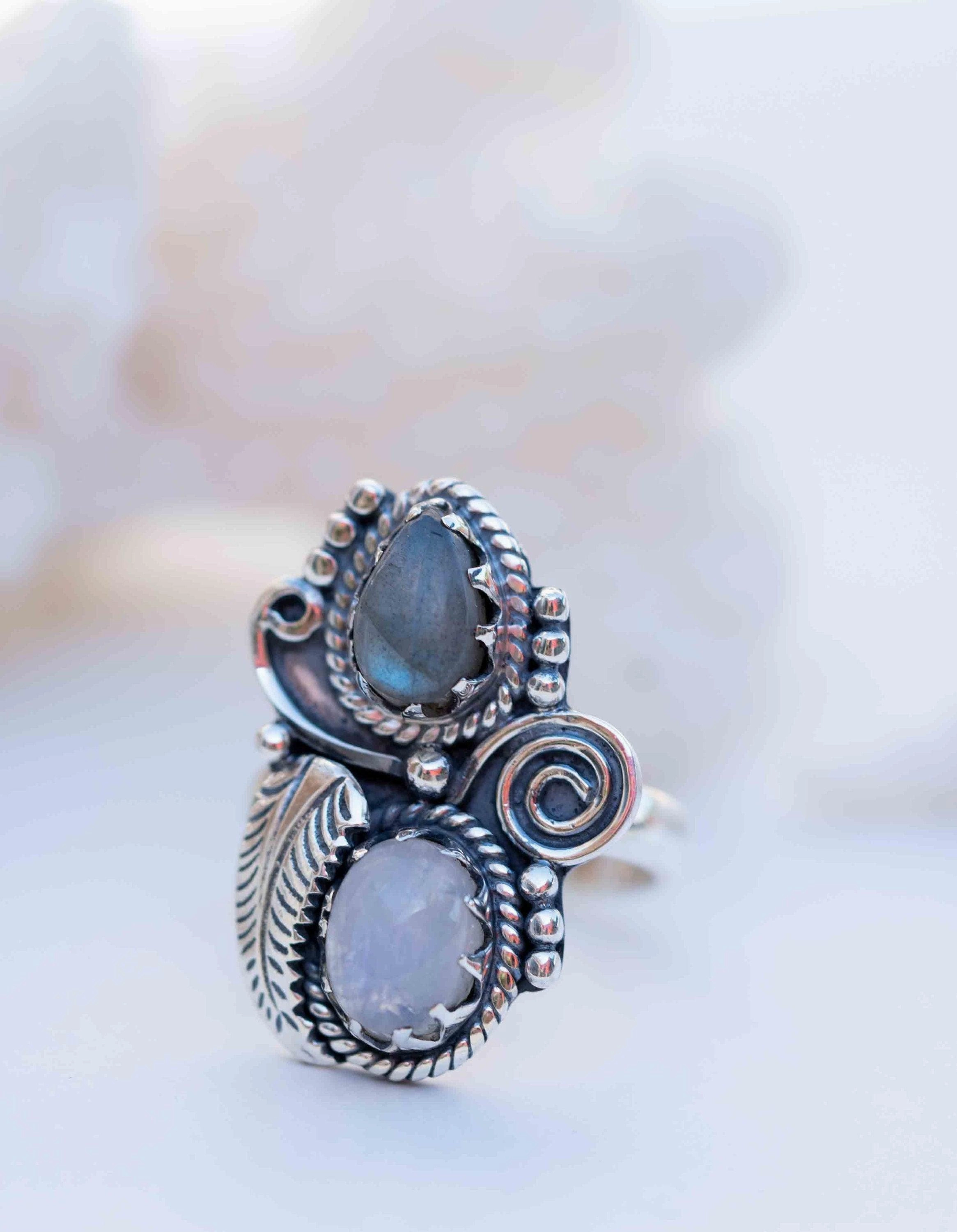 Nanda Ring ~Rainbow Labradorite and Moonstone ~ Sterling Silver 925 ~ MR287