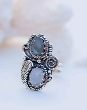 Nanda Ring ~Rainbow Labradorite and Moonstone ~ Sterling Silver 925 ~ MR287