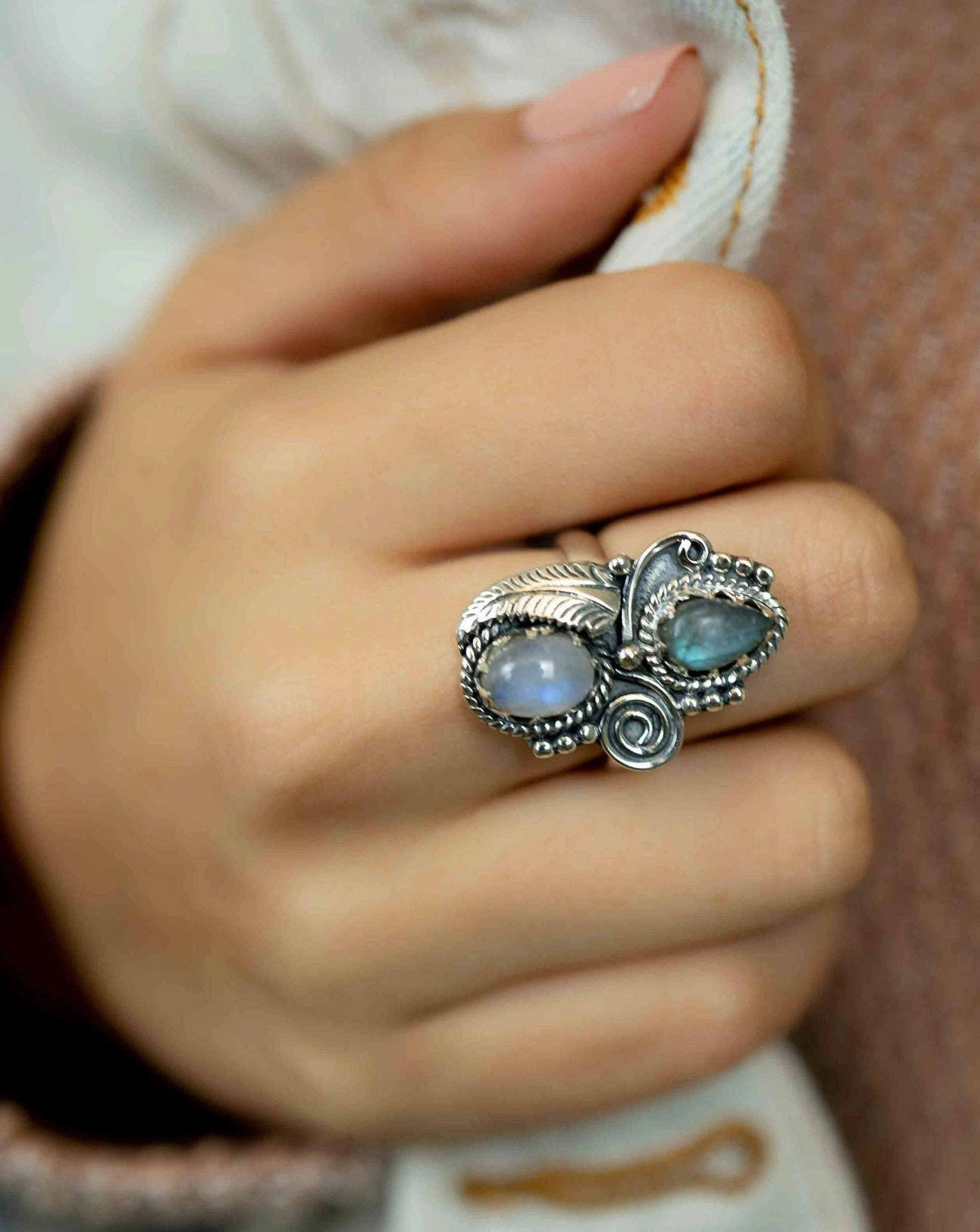 Nanda Ring ~Rainbow Labradorite and Moonstone ~ Sterling Silver 925 ~ MR287