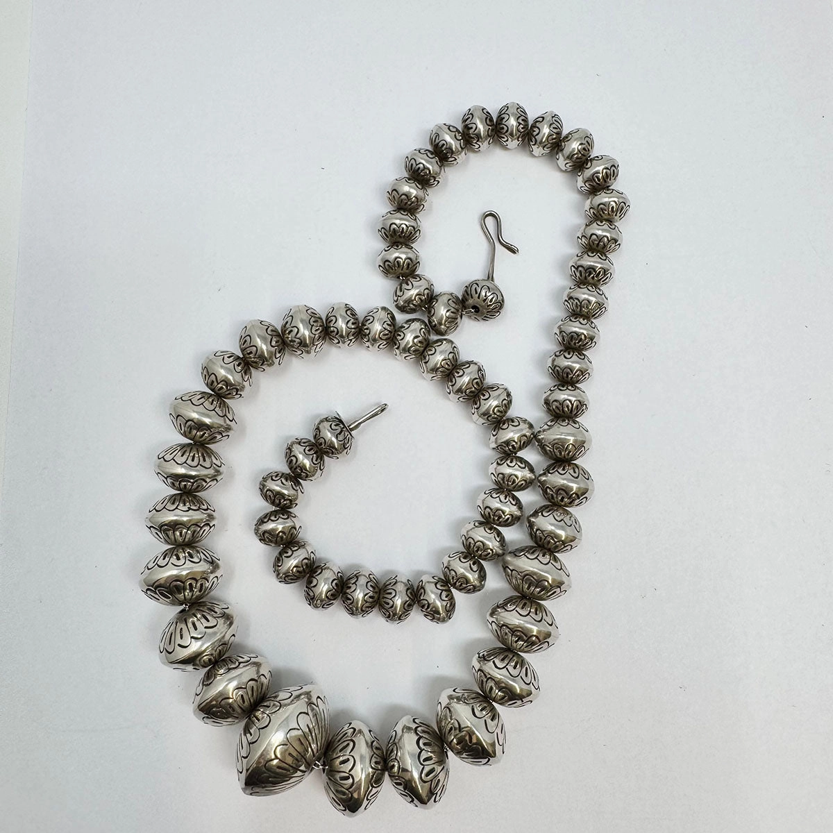Navajo 24: Graduated Bead Necklace