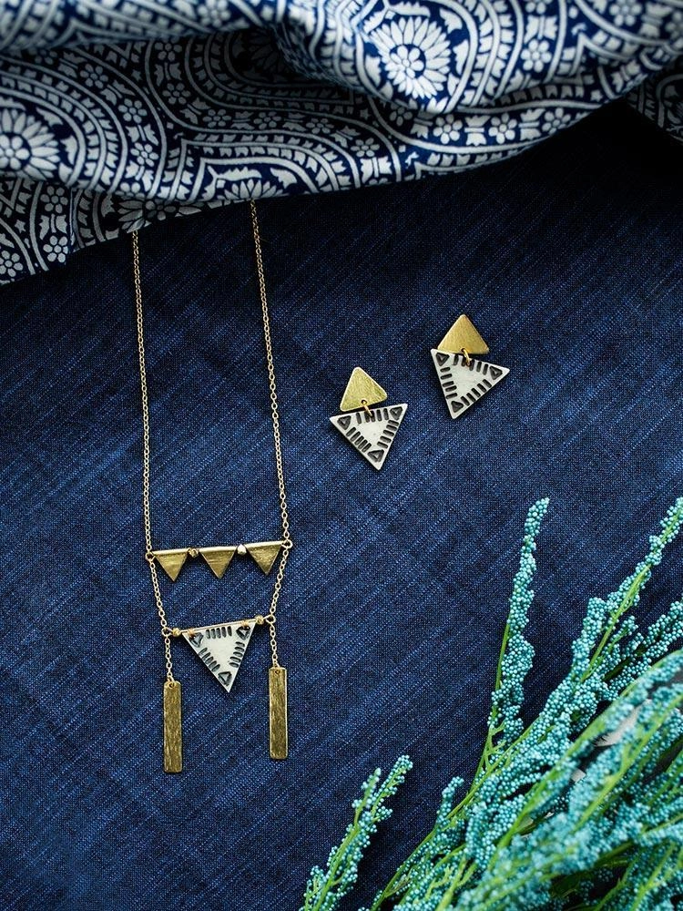 Oblique Triangle Earrings - Gold