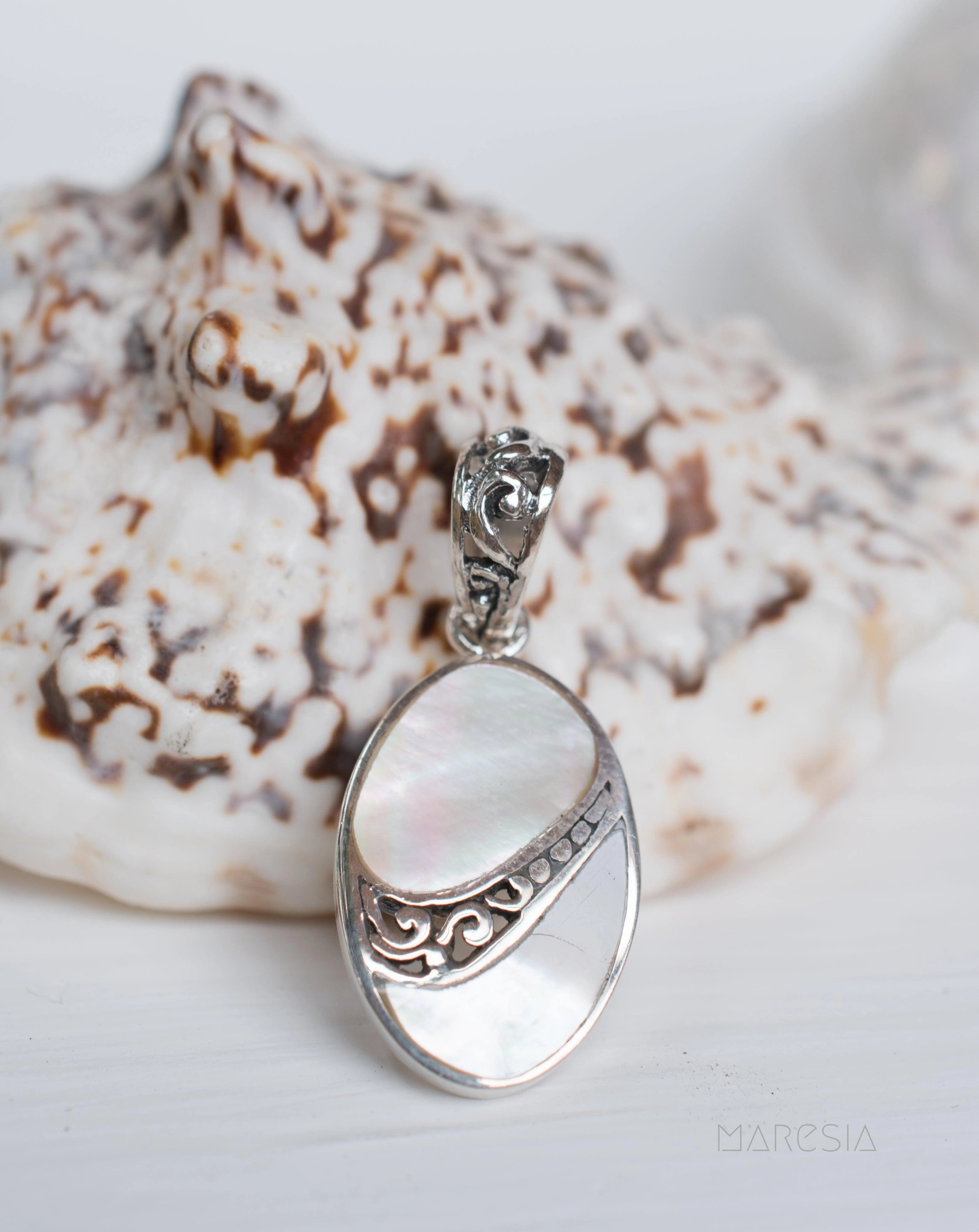 Pendant ~ Abalone, Mother of Pearl or Coral ~ Sterling Silver 925 ~SMP013