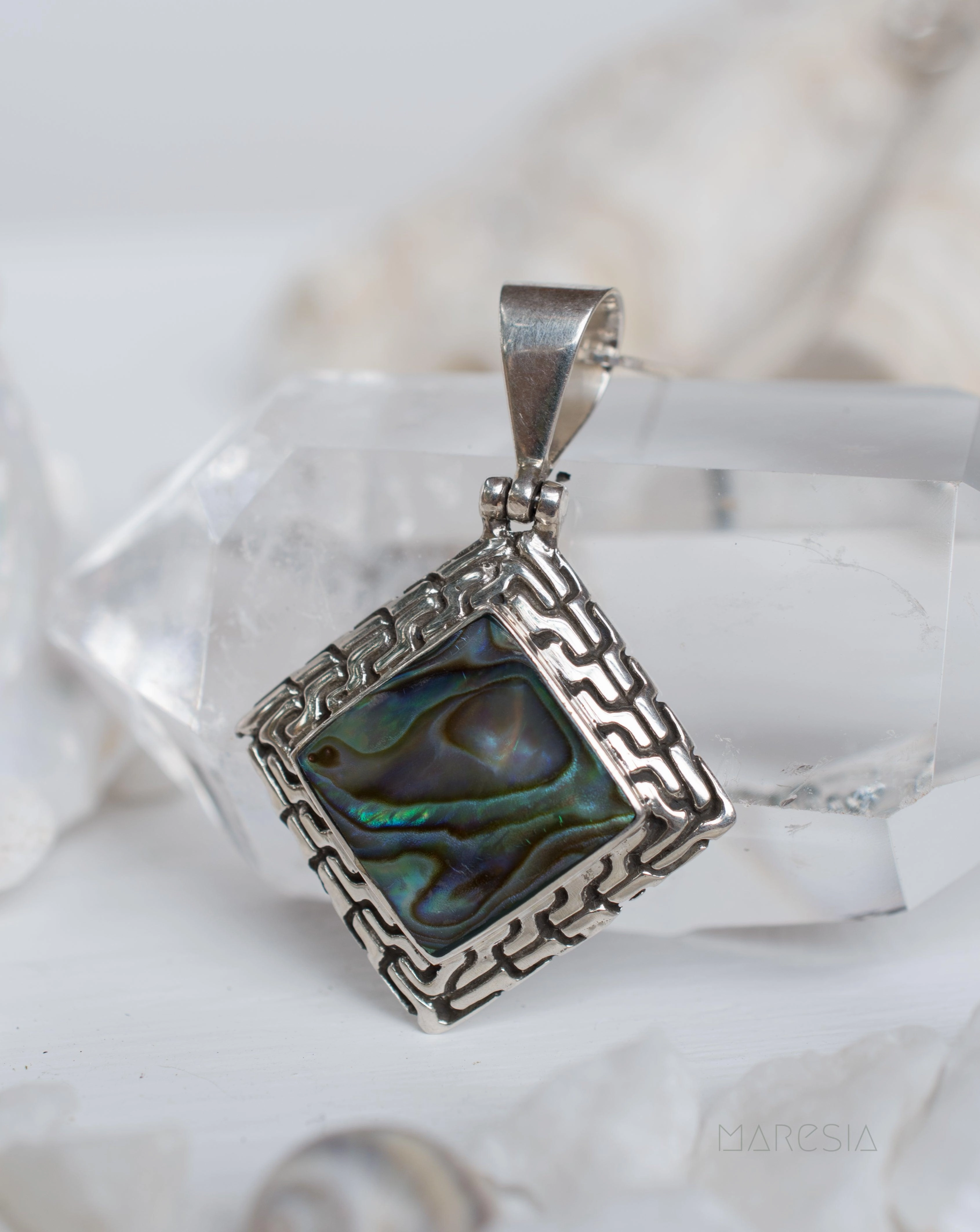 Pendant ~ Abalone or Mother of Pearl ~ Sterling Silver 925 ~SMP008
