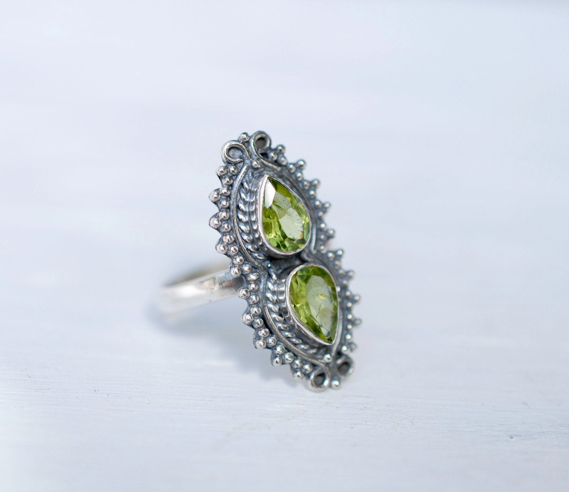 Peridot Ring ~ Sterling Silver 925 ~MR043