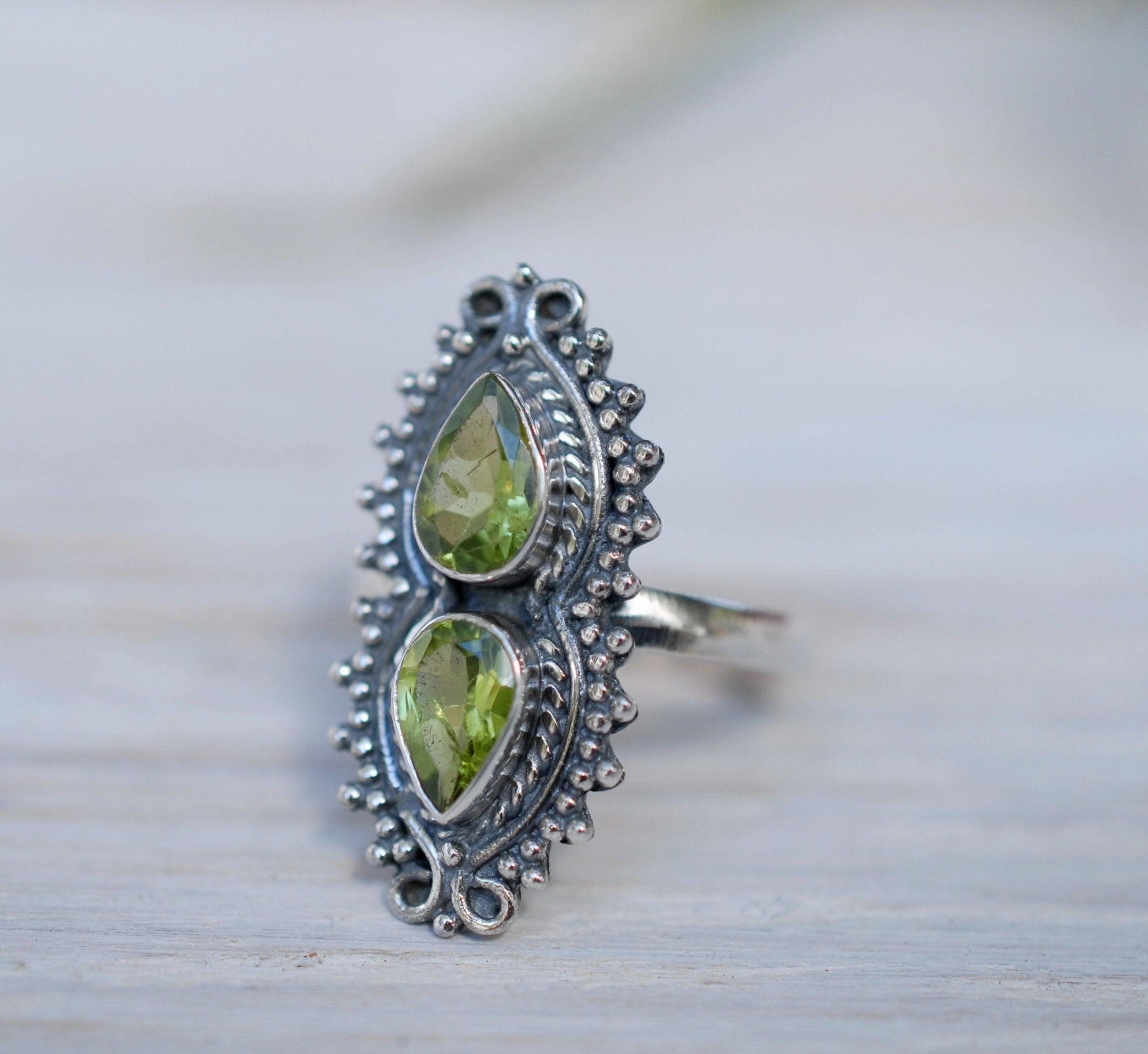 Peridot Ring ~ Sterling Silver 925 ~MR043