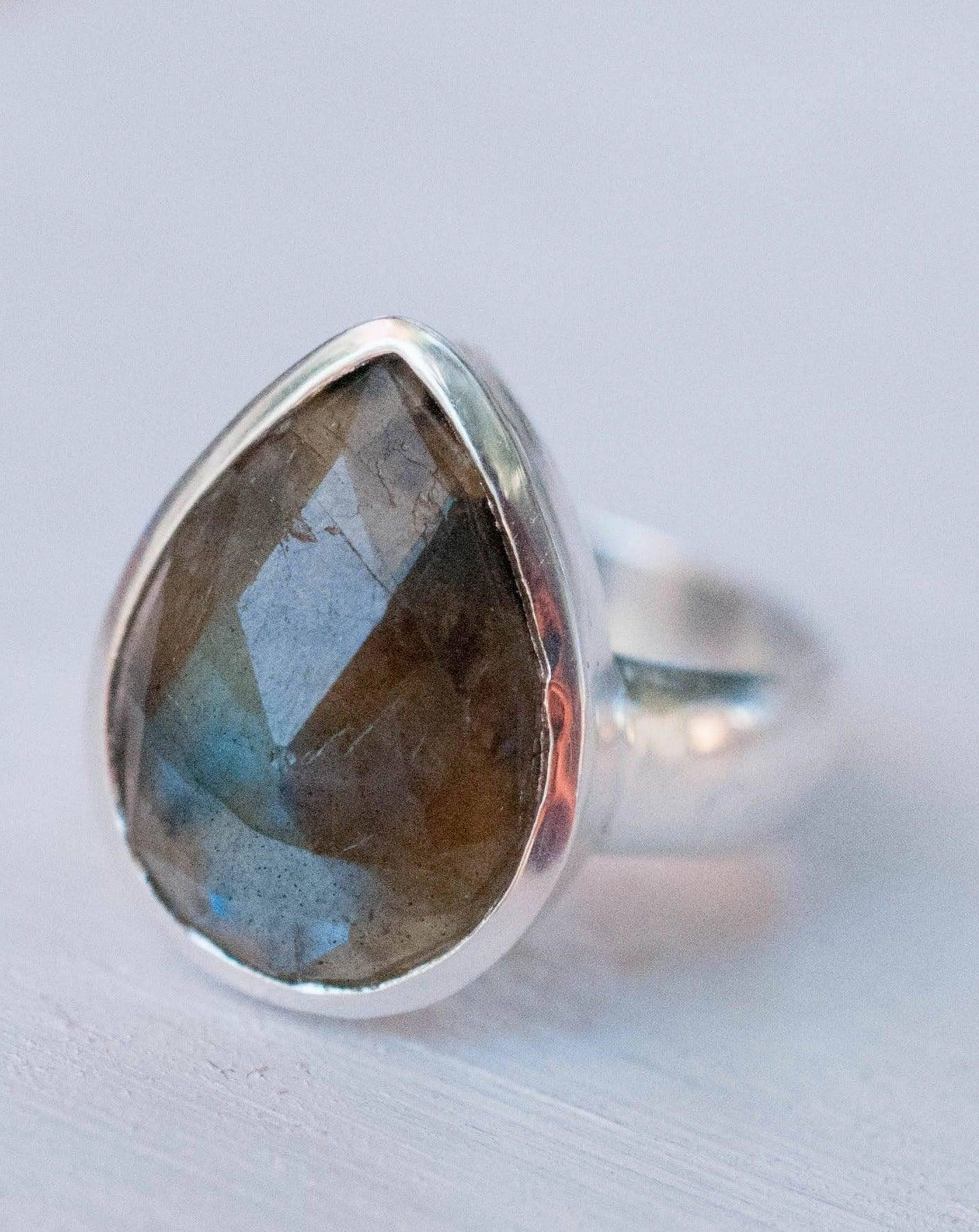Pitangueiras Rainbow Labradorite Ring ~ Sterling Silver 925 ~MR027