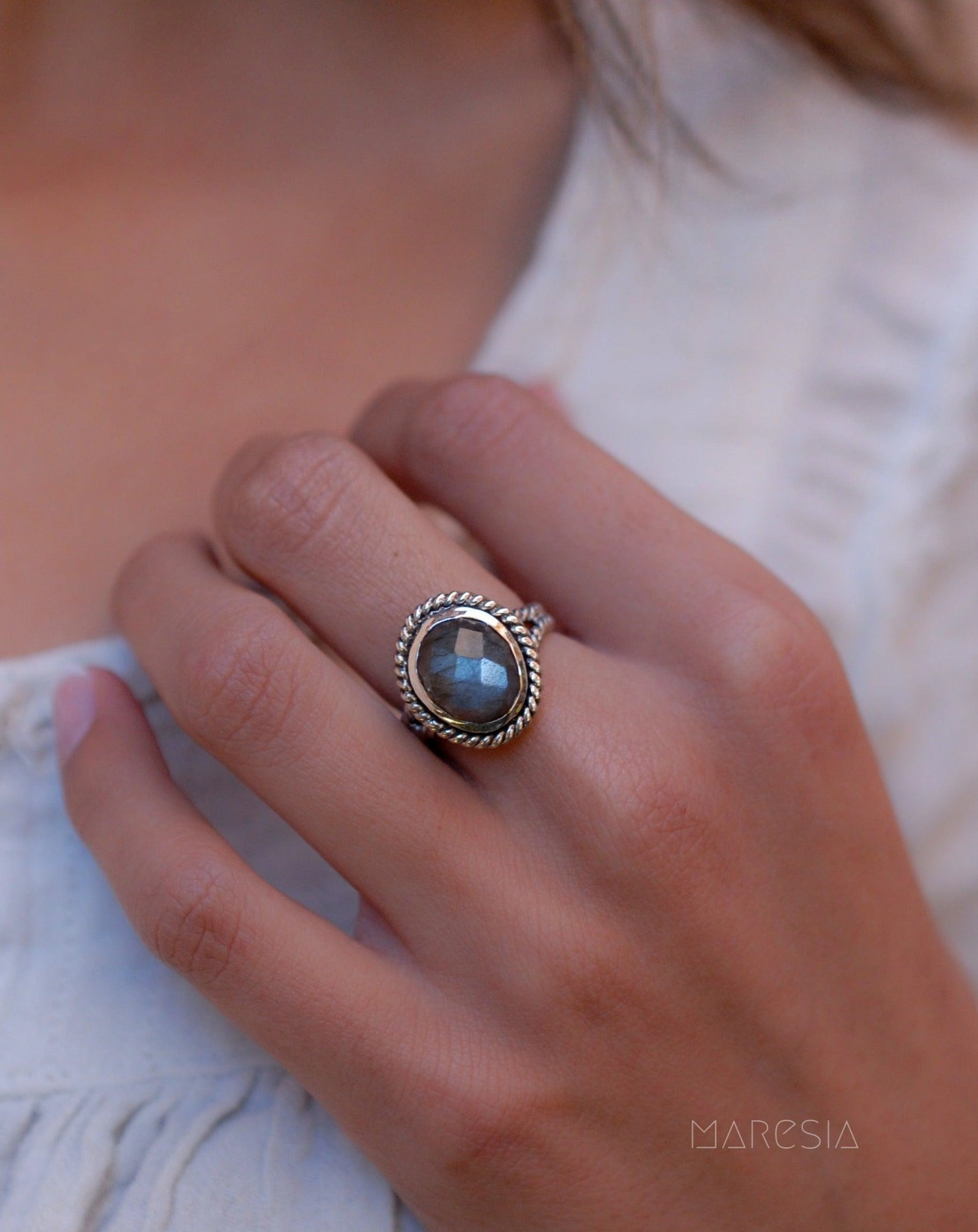 Rainbow Labradorite Round Ring ~ Sterling Silver 925 ~ MR132