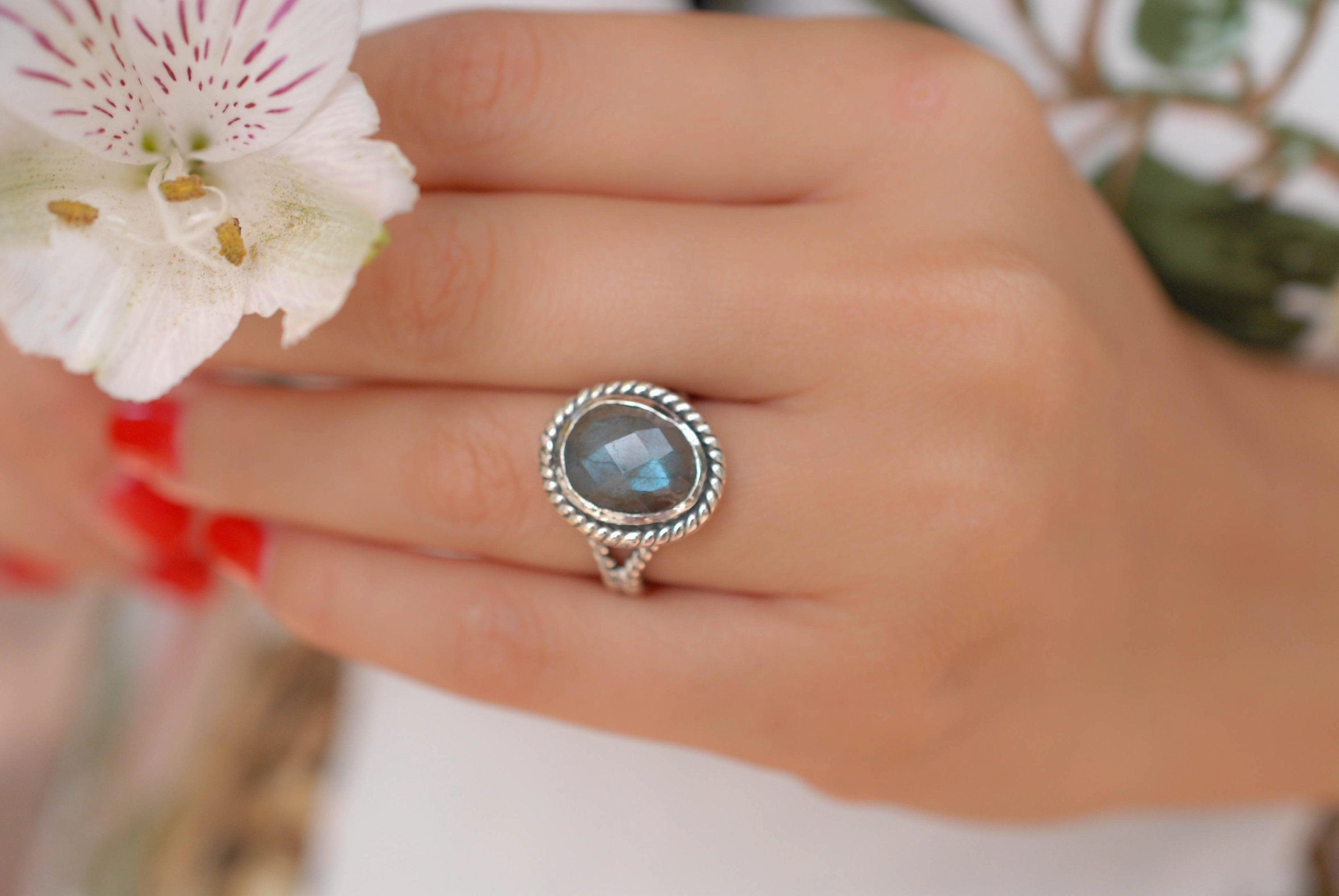 Rainbow Labradorite Round Ring ~ Sterling Silver 925 ~ MR132