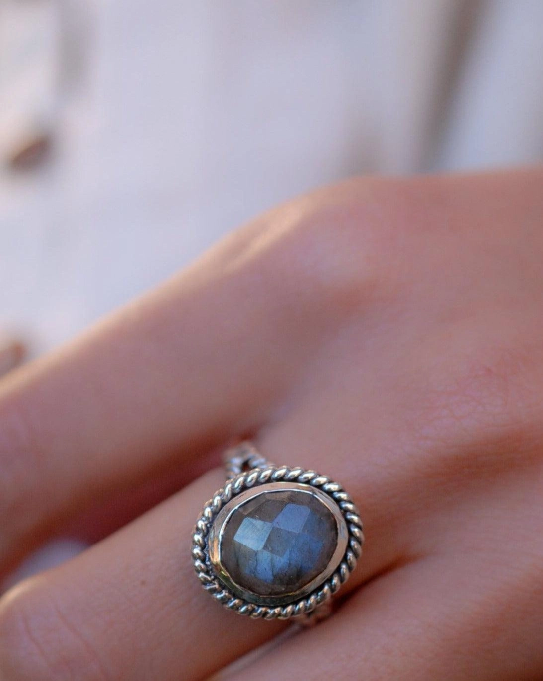 Rainbow Labradorite Round Ring ~ Sterling Silver 925 ~ MR132