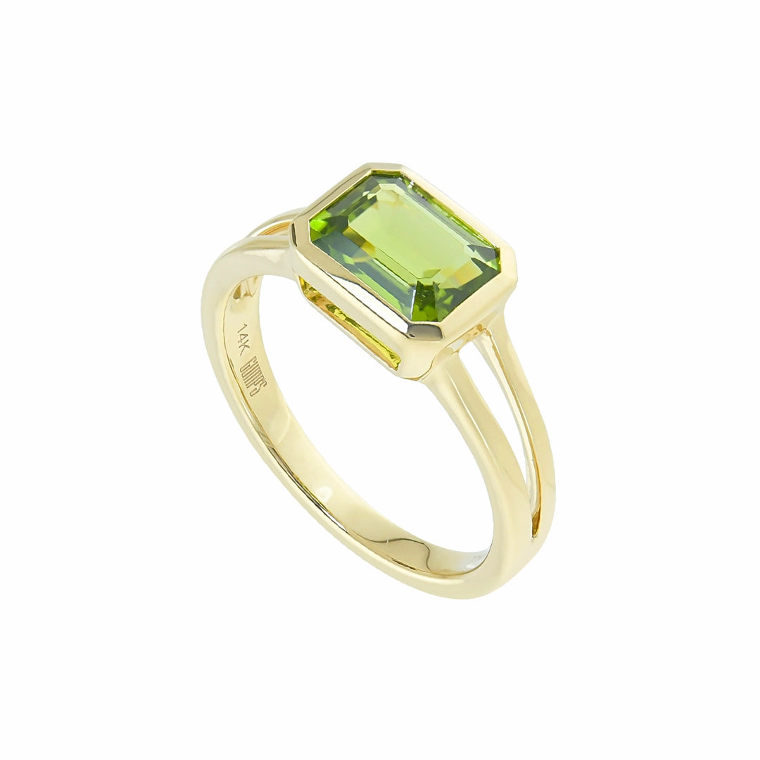 Rectangular Peridot Ring