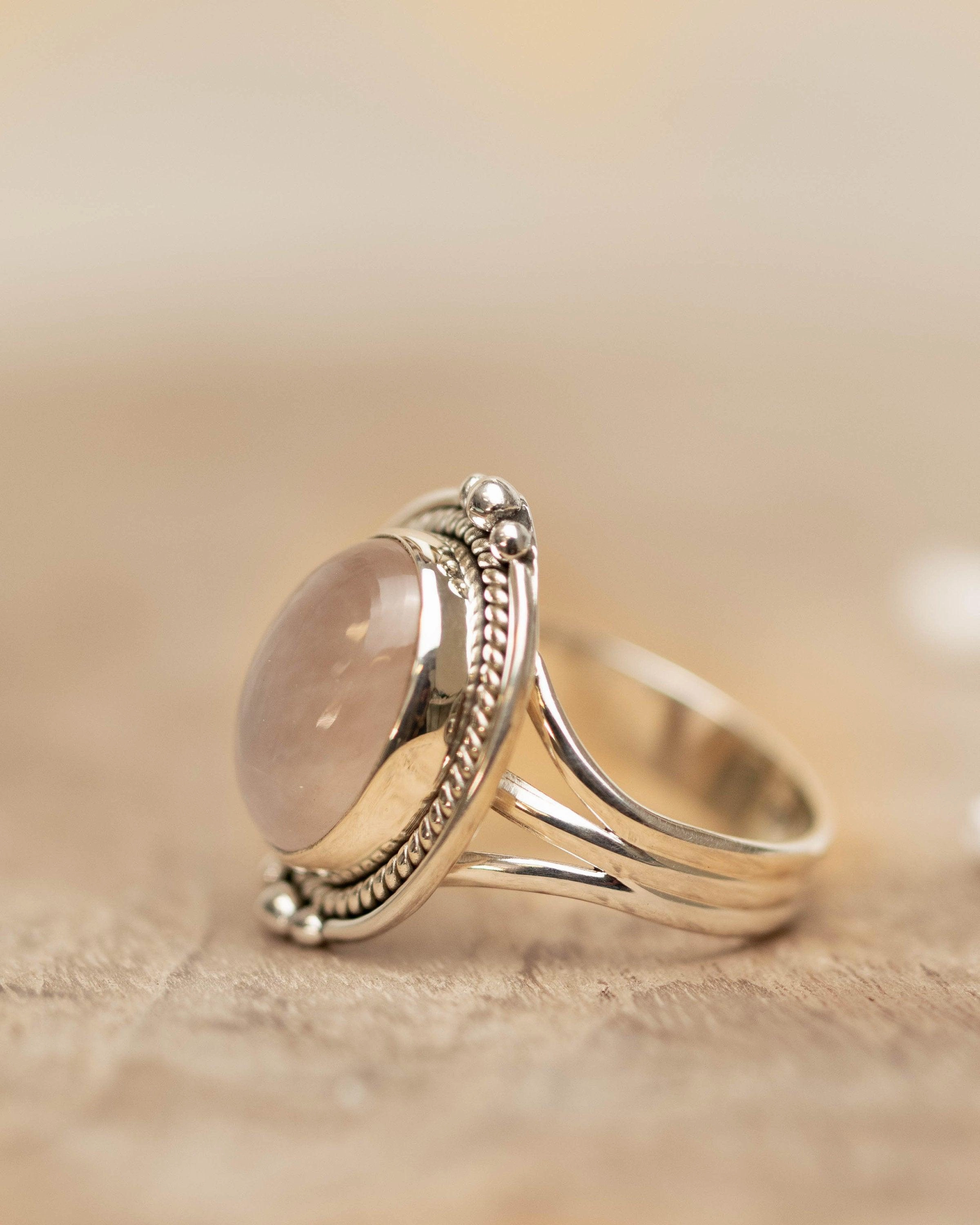 Rose Quartz Oval Ring ~ Sterling Silver 925 ~ MR264