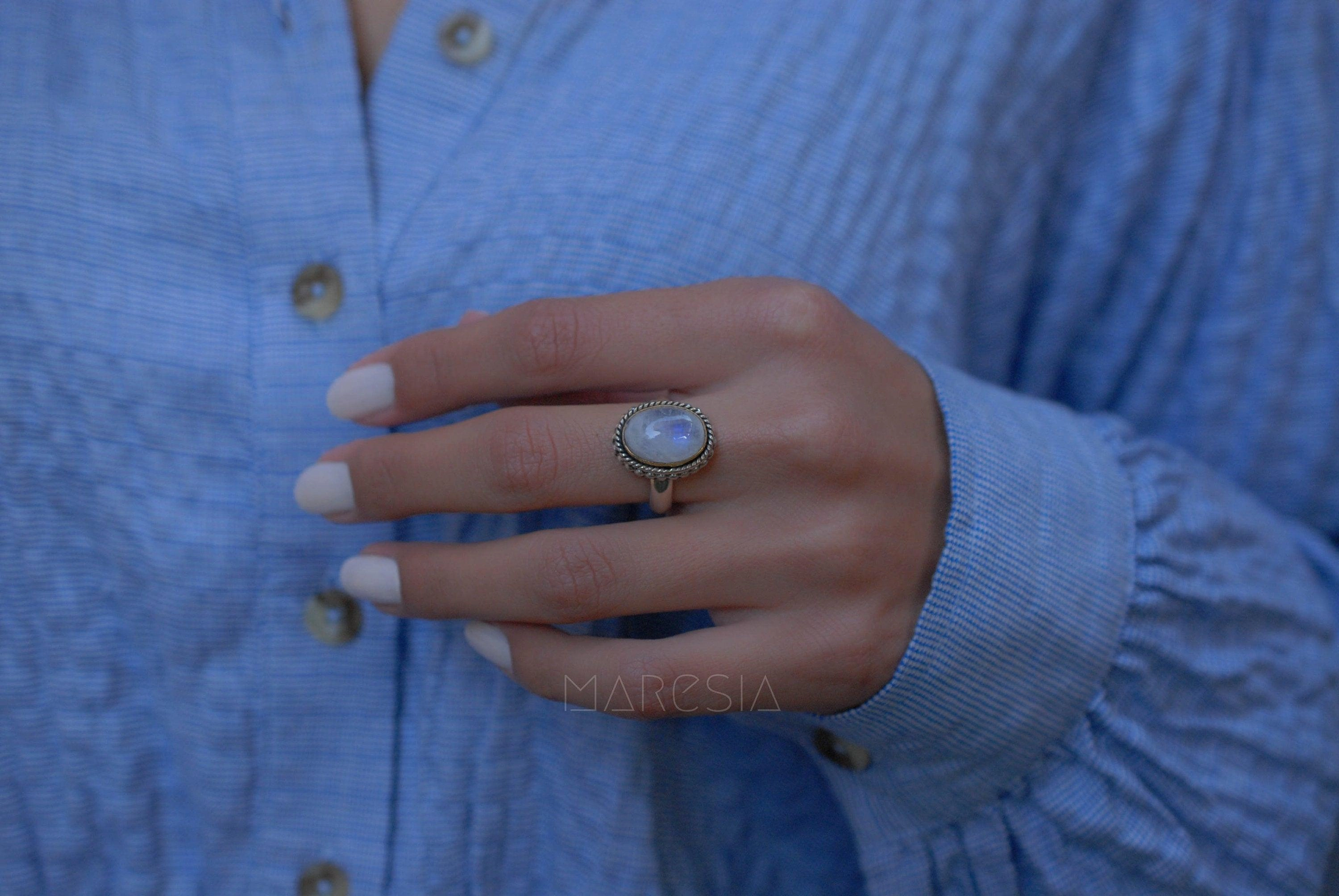 Round Moonstone Ring ~ Sterling Silver 925 Gold Vermeil ~MR026