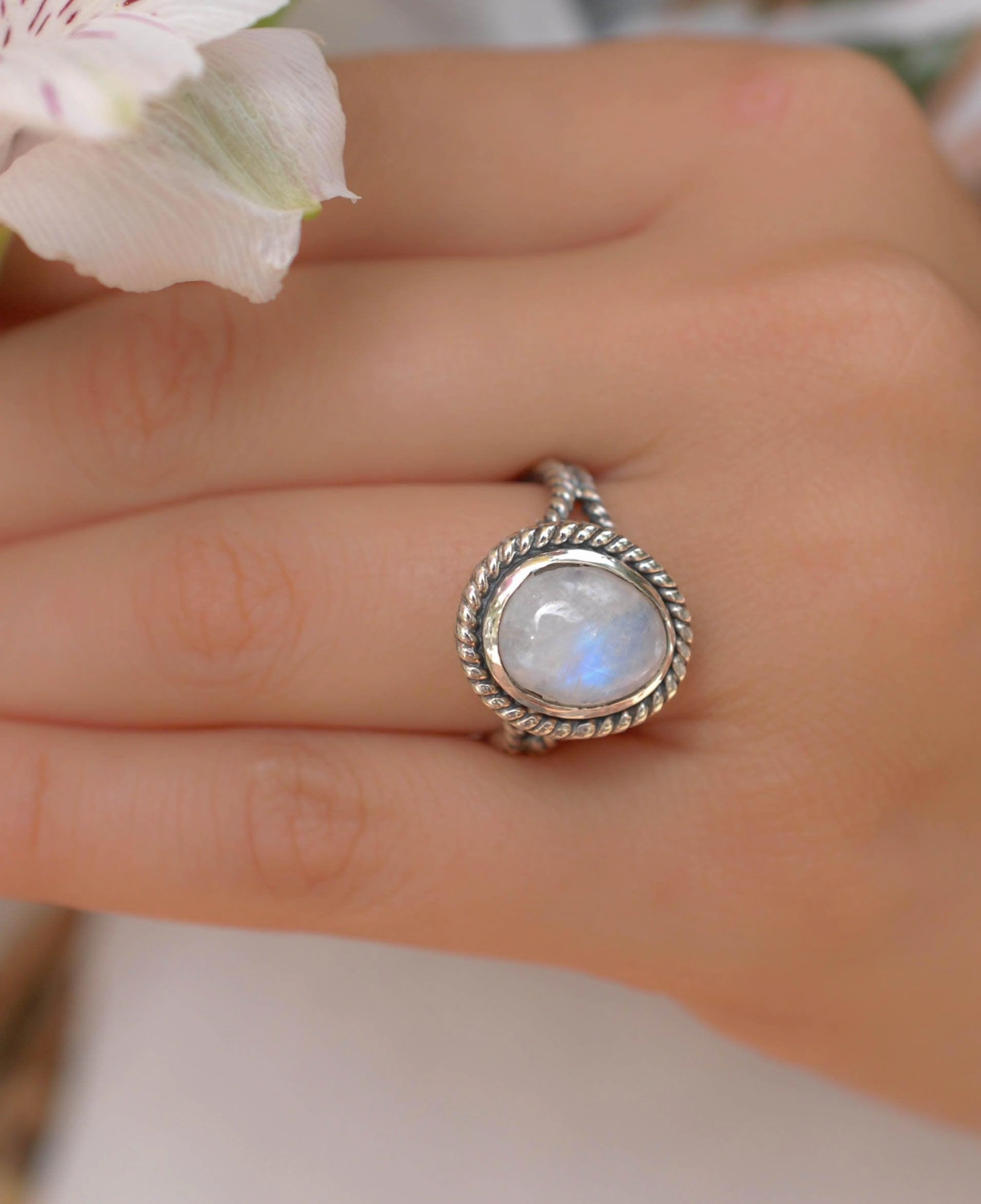 Round Moonstone Ring ~ Sterling Silver 925 ~MR030