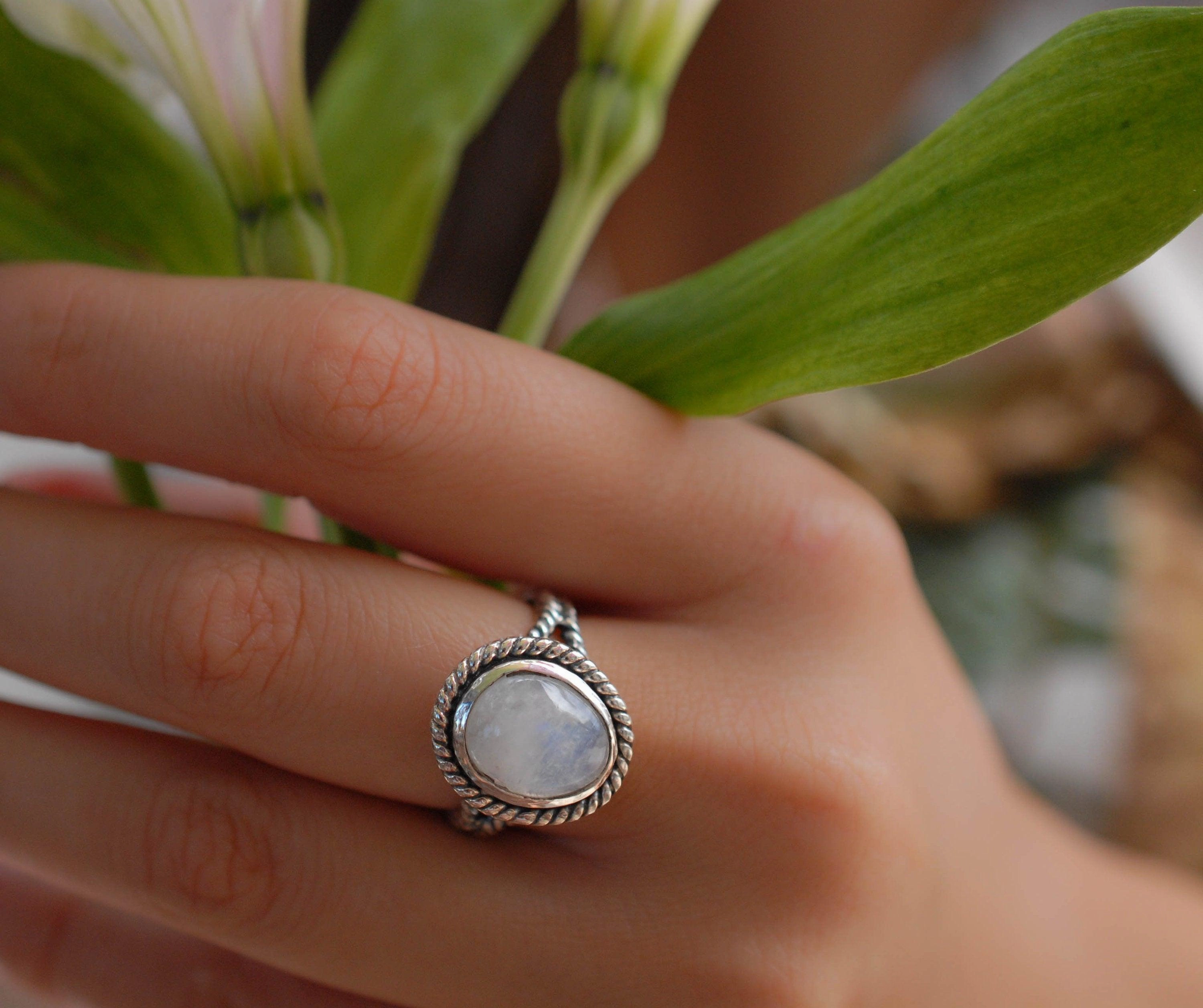 Round Moonstone Ring ~ Sterling Silver 925 ~MR030