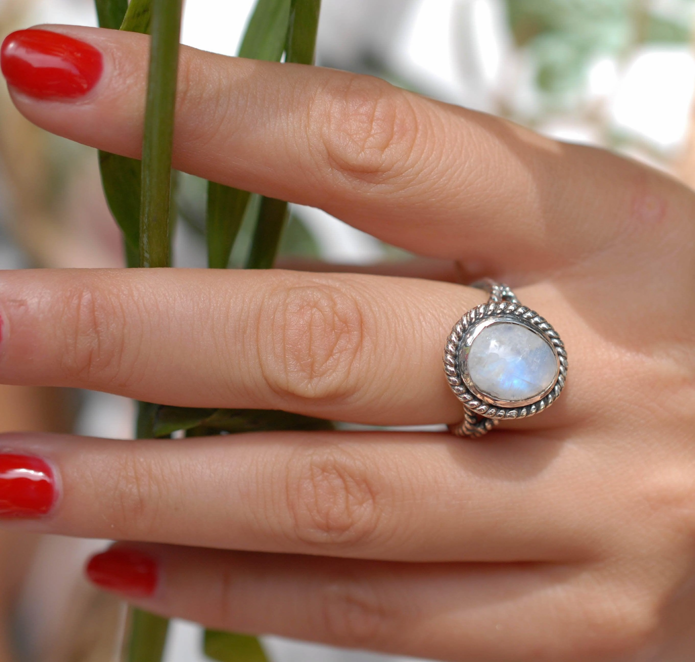 Round Moonstone Ring ~ Sterling Silver 925 ~MR030