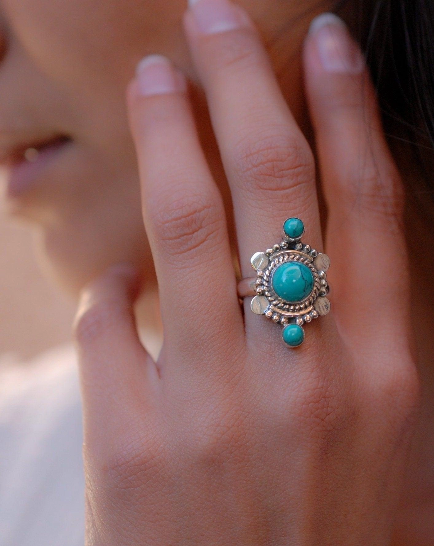 Round Turquoise Ring ~ Sterling Silver 925 ~ MR121