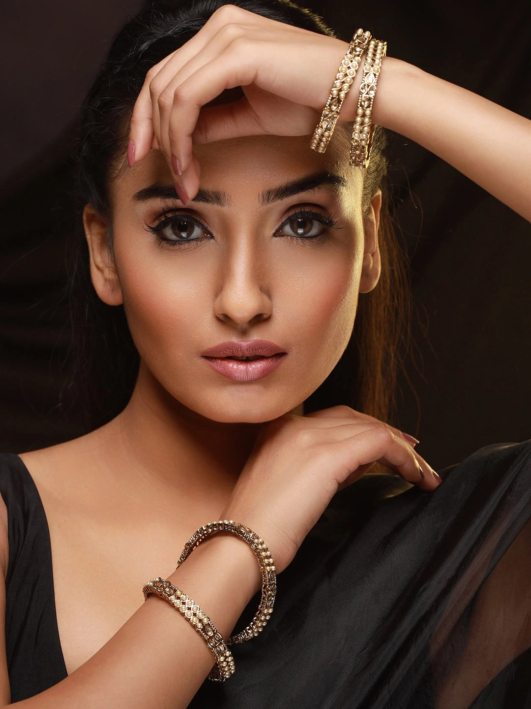 Set Of 4 Gold-Plated Pearl & White Kundan Studded Bangles