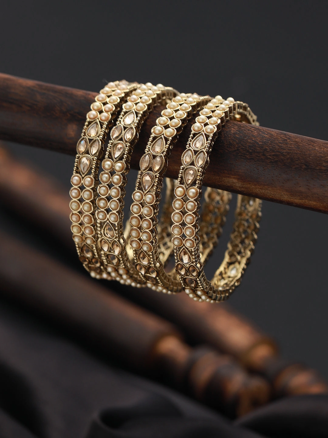 Set Of 4 Gold-Plated Pearl & White Kundan Studded Bangles