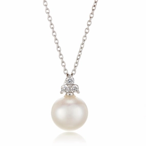 Silver Madison Pendant Necklace in Pearl & Diamonds
