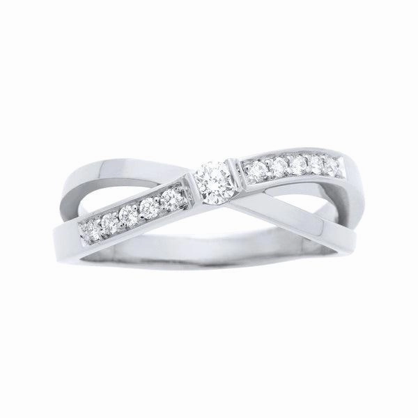 Solitaire en or blanc serti de diamants.