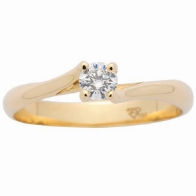 Solitaire en or jaune serti d'un diamant.