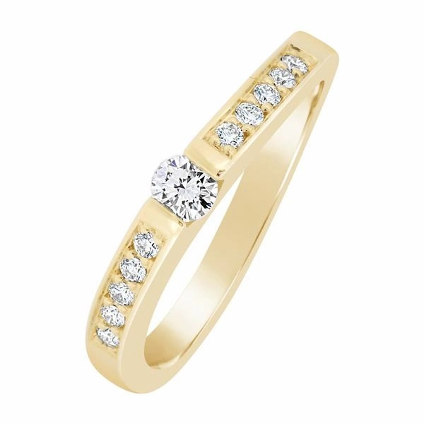 Solitaire en or jaune serti de diamants.