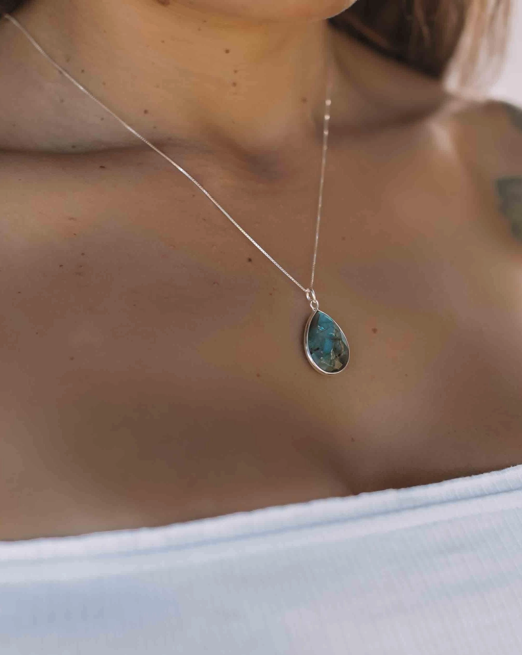 Suy Gemstone Necklace ~ Emerald ~ Sterling Silver 925 ~MN012