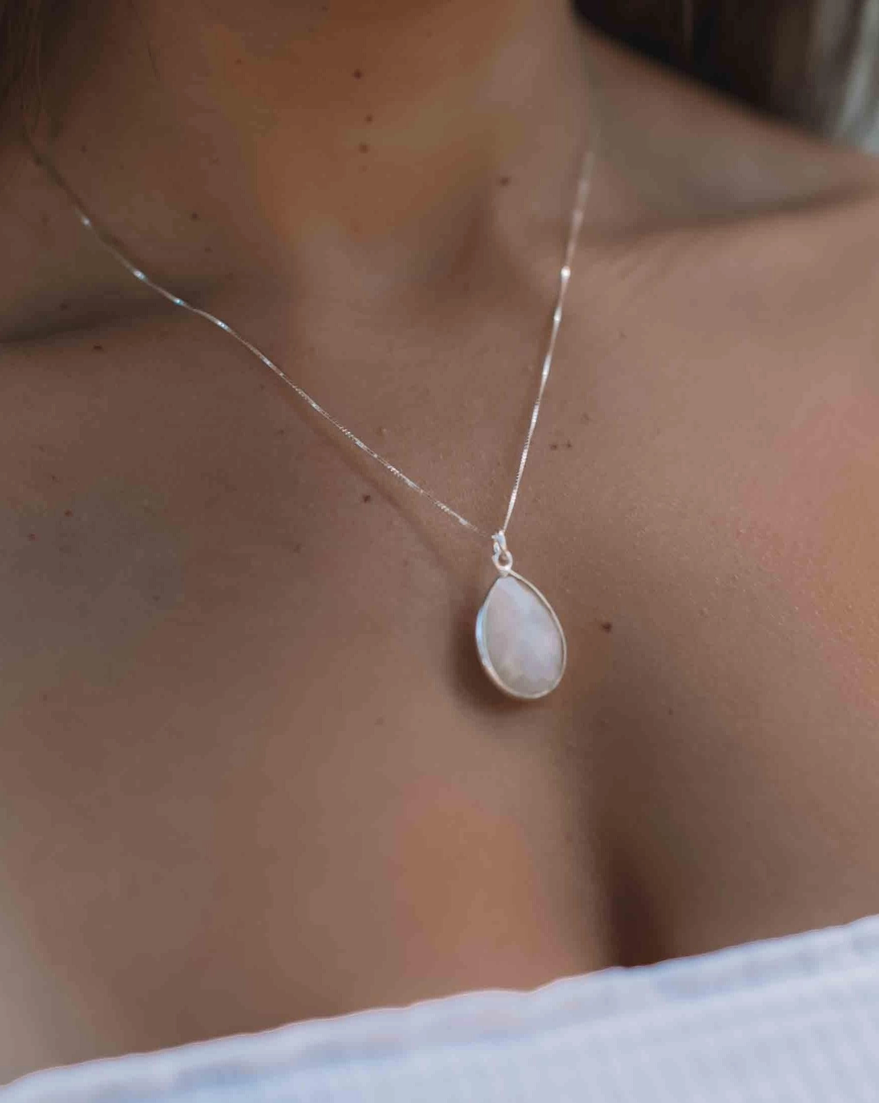 Suy Gemstone Necklace ~ Emerald ~ Sterling Silver 925 ~MN012