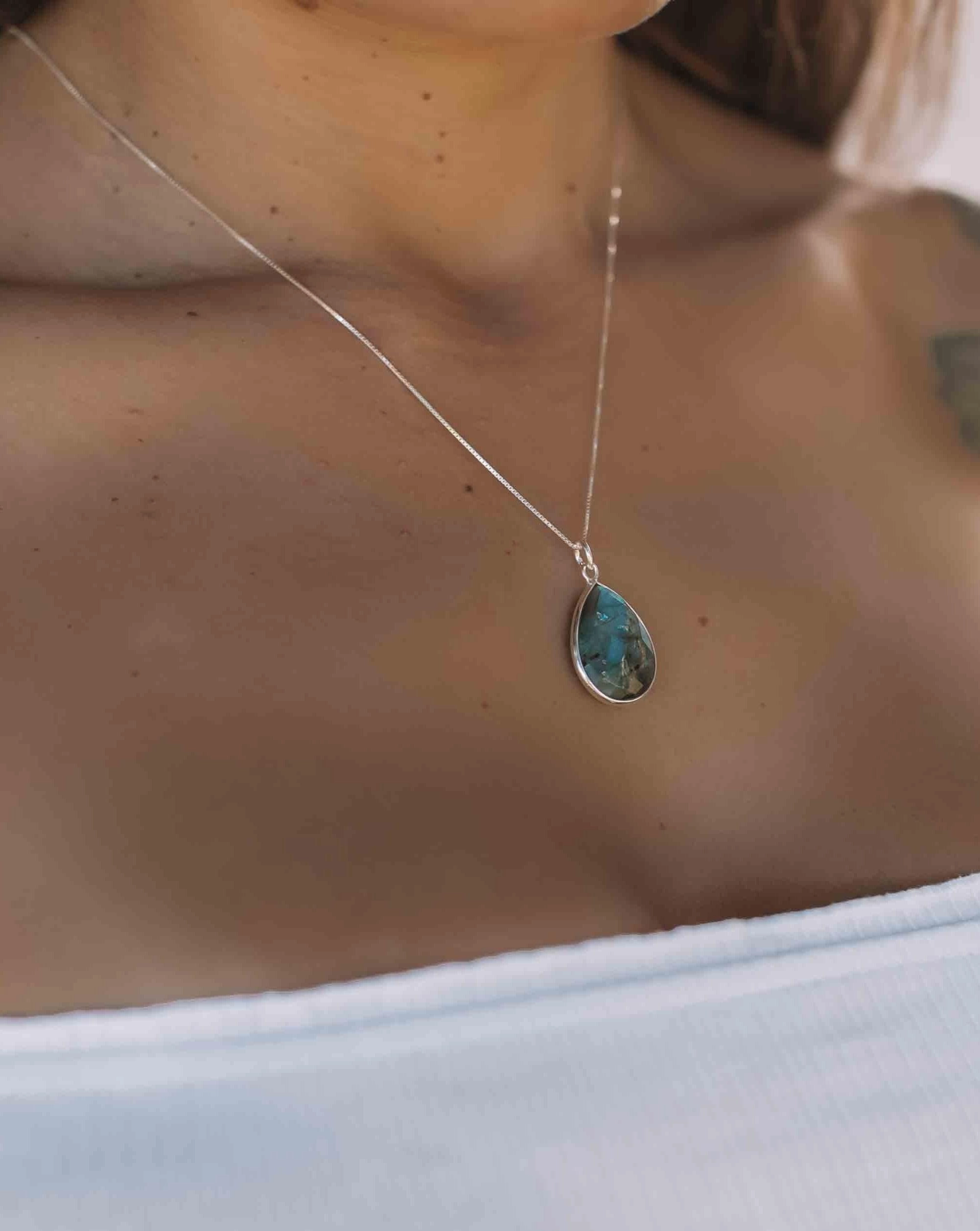 Suy Gemstone Necklace ~ Moonstone ~ Sterling Silver 925 ~MN012