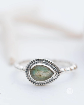 Tulum Rainbow Labradorite Ring ~ Sterling Silver 925 ~ MR257