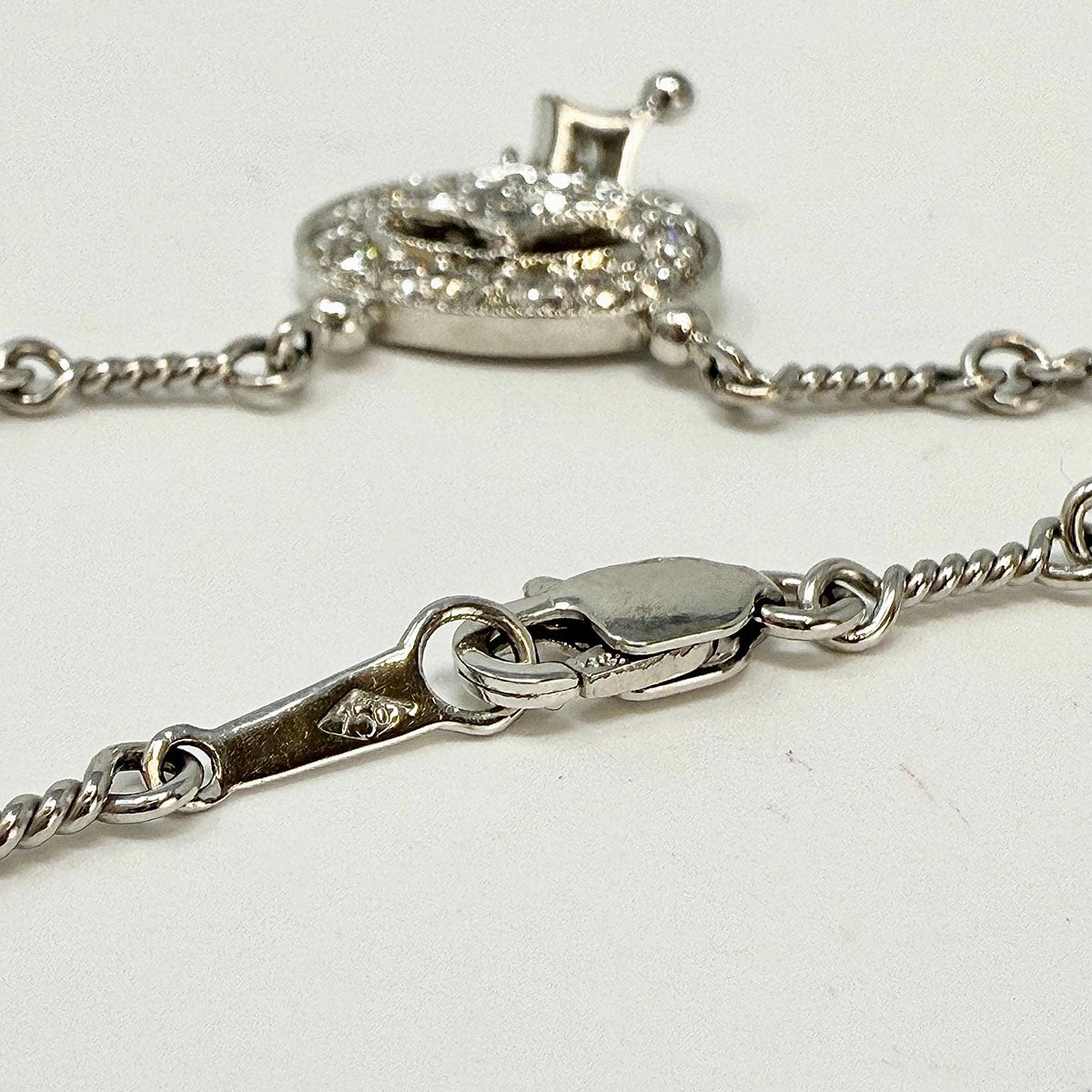 Varna 18K White Gold Diamond Pendant Necklace