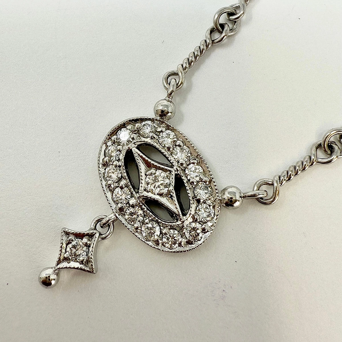 Varna 18K White Gold Diamond Pendant Necklace
