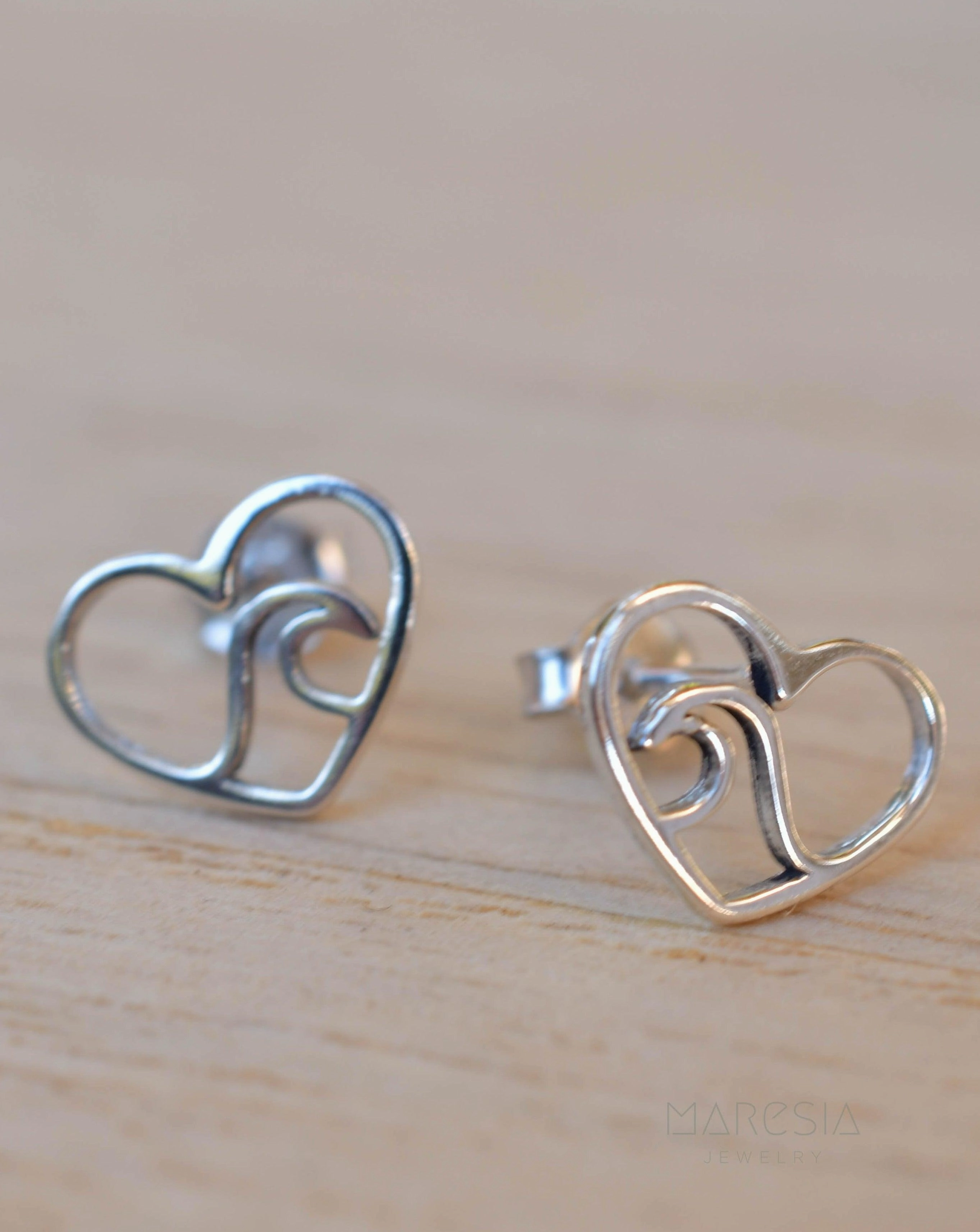 Wave heart Stud Earrings ~ Sterling silver 925 ~ SME077