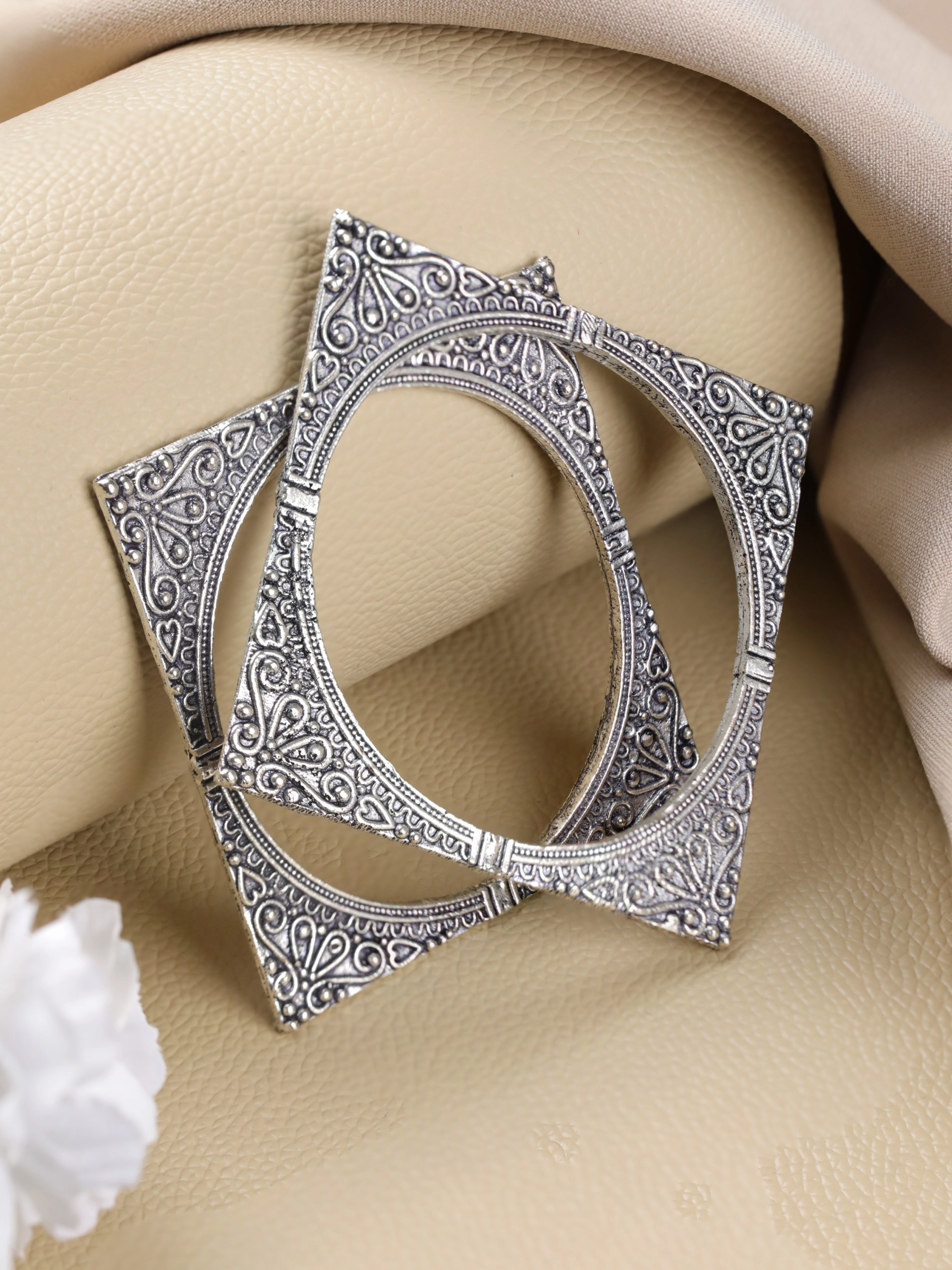 Women Set Of 2 Silver-Plated Oxidised Bangles